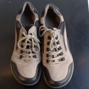 Clarks, "Springers" size 9 walking shoes